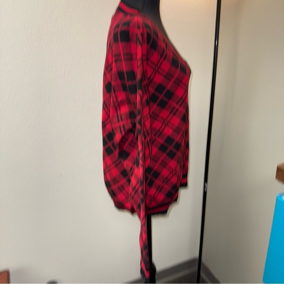 Beach Riot Women's Large Red & Black Plaid V-Neck Sweater. Large - Picture 5 of 7